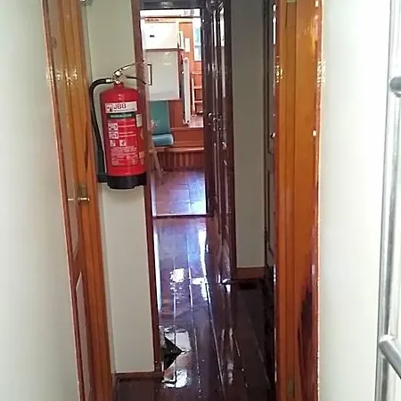 Tjalkjacht Pelikaan Hostal Enkhuizen