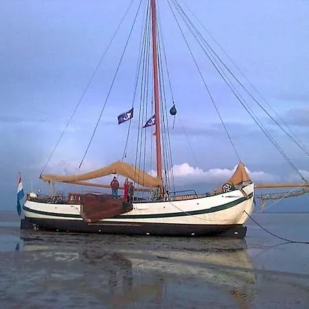 Tjalkjacht Pelikaan Enkhuizen