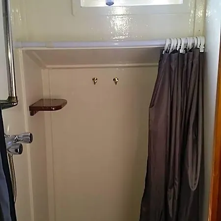 Hostal Tjalkjacht Pelikaan *