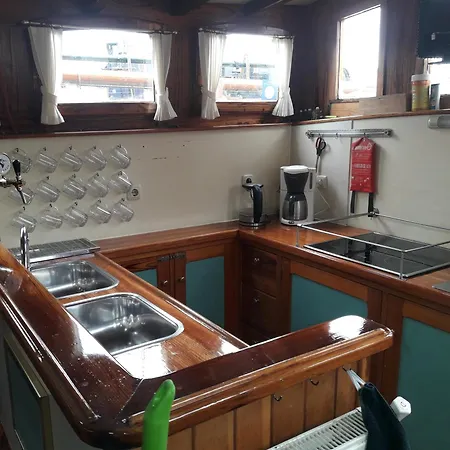Tjalkjacht Pelikaan Enkhuizen